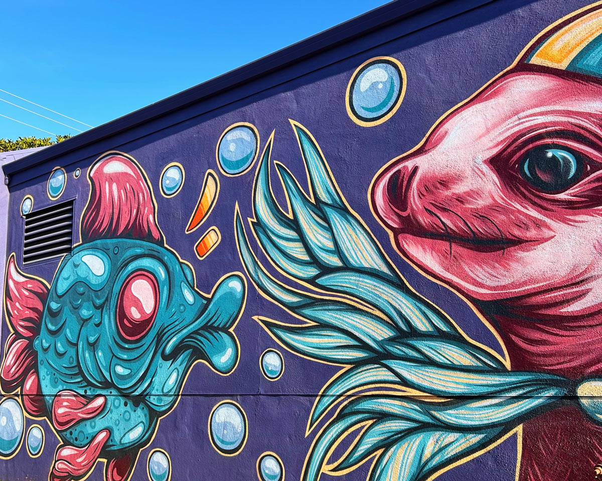 Painted murals in Sand City